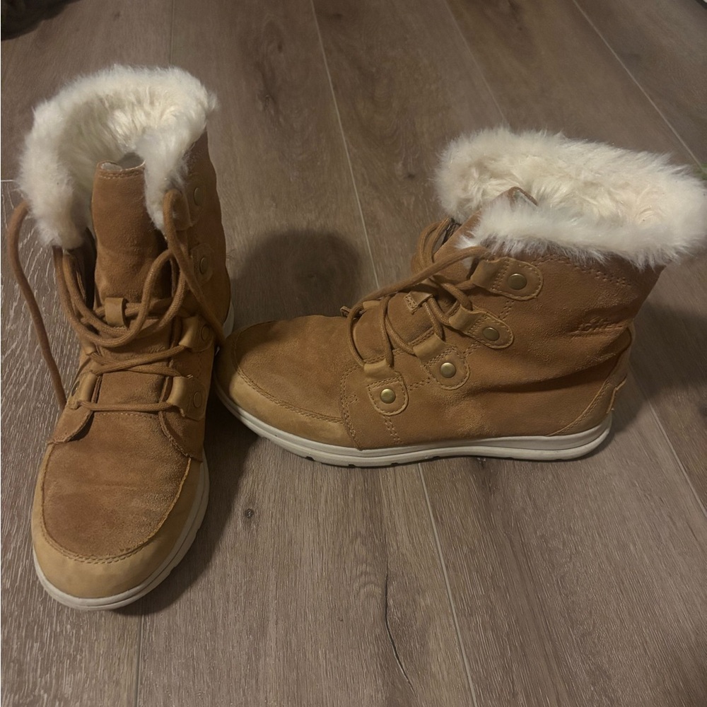 Sorel Tan Fur-Lined Winter Boots W9.5